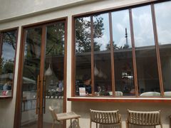 -VERIE BAKEHOUSE