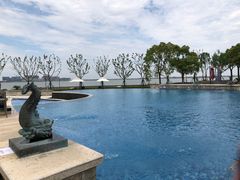 -上海滴水湖皇冠假日酒店