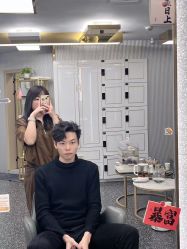 -即型男士理发工作室