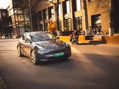 -TESLA 特斯拉(上海太古汇体验店)