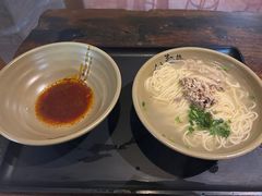 -亮亮面馆(经六路店)