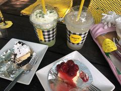 -莓园冰淇淋店