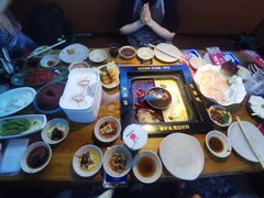 -老牌坊云南鱼豆花火锅(哈西万达店)