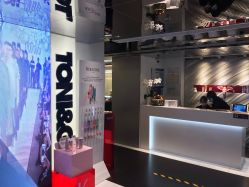 -TONI&GUY