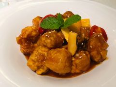 椰果菠萝咕噜肉-闻见中国海南菜(K11店)