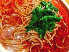 -阿瓦山寨·湘菜现炒·剁椒鱼头王(咸阳总店)