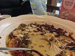 -江渔儿酸菜鱼专门店(明珠广场店)