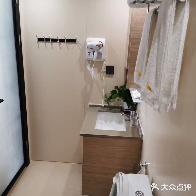 假期过去爽爽的，特别喜欢这海景，面朝大海，可以发呆