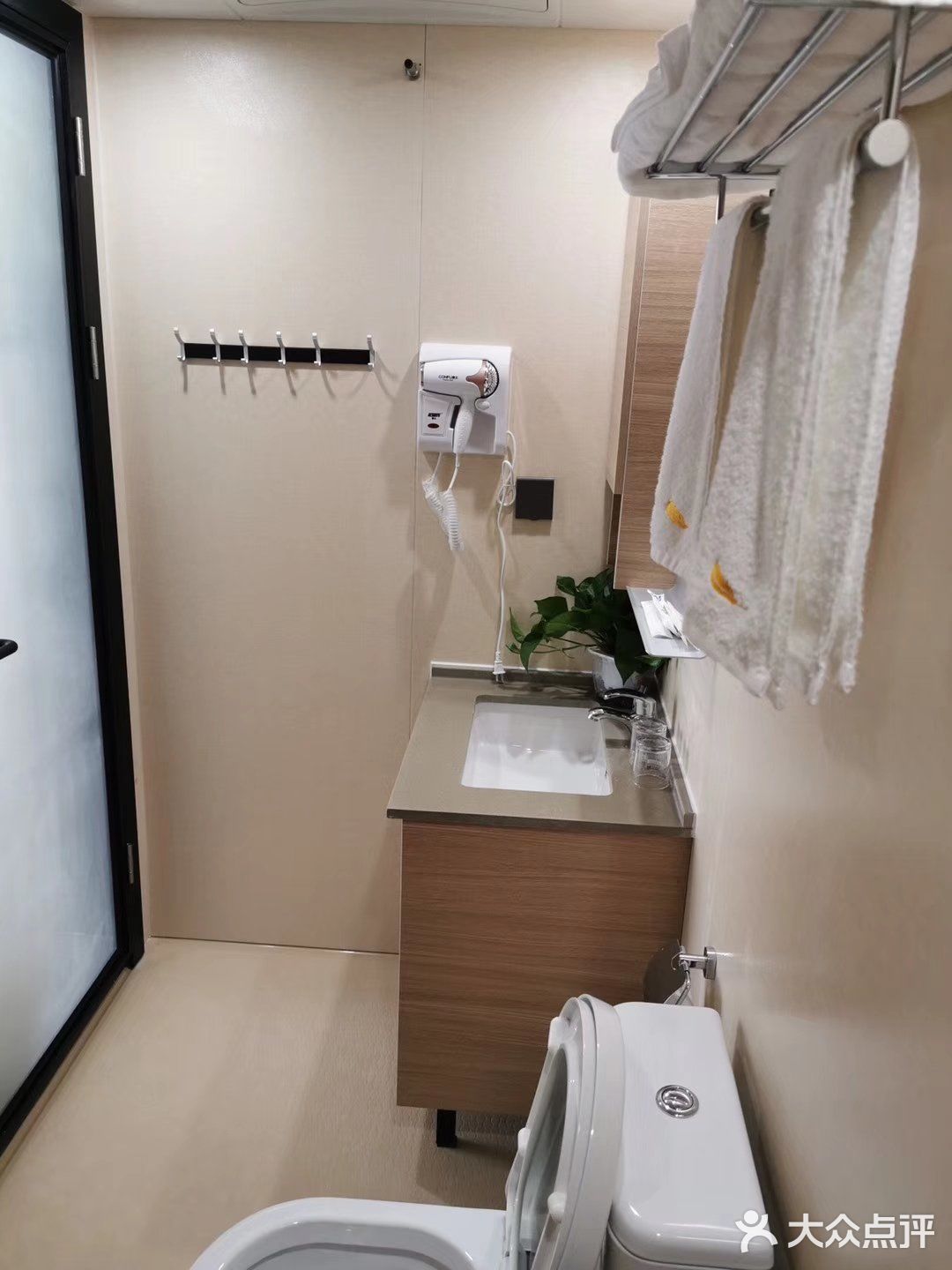 假期过去爽爽的，特别喜欢这海景，面朝大海，可以发呆