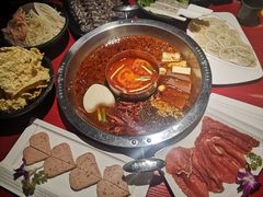 -谭鸭血老火锅(万象九宜城店)