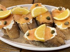 三文鱼配玛斯卡伯法棍-BISTROFIORE美伊娜(伊犁南路店)