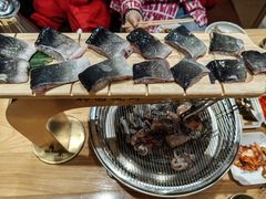 -青瓦餐厅·生鱼片·韩园烤肉(西塔店)