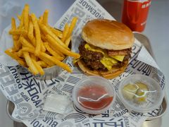 -TRIPS BURGER(大钟寺店)