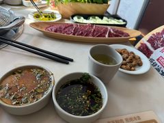 -左庭右院鲜牛肉火锅(浦江欢乐颂店)