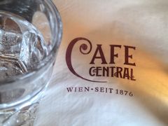 -中央咖啡馆