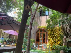 -月亮眼花园餐厅书吧酒吧