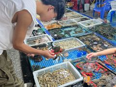 -霞涌市场海鲜摆卖区