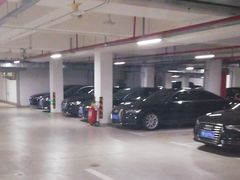 -上海半岛酒店-地下停车场