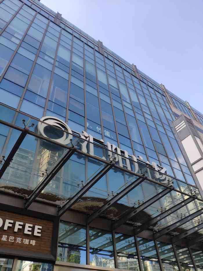 汇阳广场-"到这里的上影看电影,仔细得逛了一下,商场.