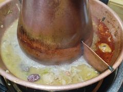 -果松木炭酸菜铜火锅·外婆参鸡汤