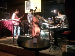 -东岸Cafe 爵士俱乐部