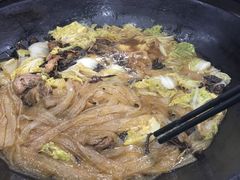 -粘豆包柴火铁锅炖