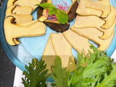 -红鼎豆捞·非遗鲍皇汤火锅(宝丰路店)