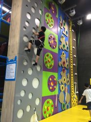 -蹦贝运动中心·蹦床·攀岩·闯关(龙岗店)