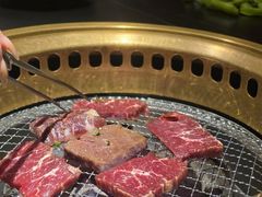 -山川小町·极番烧肉(新地假日广场店)