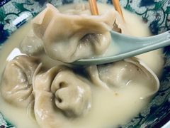 黄鱼馄饨-明呈黄鱼面馆(斜土路店)