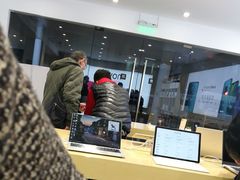 -华为授权体验店(万航渡路)