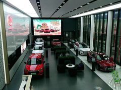 -上海华裕比亚迪4S店
