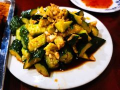 拍黄瓜-玫瑰红烤羊排(北新桥三条店)