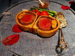 惠灵顿牛排-弦月窗LUNETTE BY AMANDA(复兴路店)