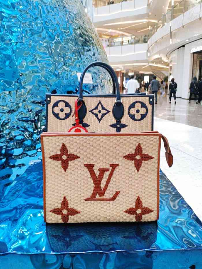 lv路易威登(国金中心店)-"商品:包包 【lv开箱】纪念一下送给妈.