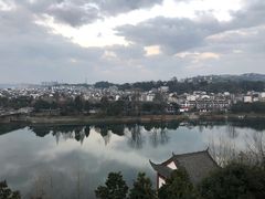 -披云山庄