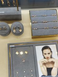 -Réluxe瑞兰穿耳(金光华广场店)