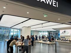 -华为授权体验店(中山公园来福士)