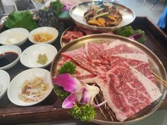 -围炉肉舍•炭烤活鳗•丹东海鲜烤肉(步行街店)