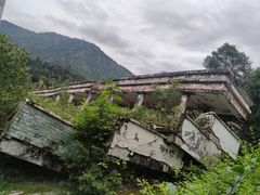 -四川汶川特大地震漩口中学遗址