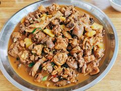 小笨鸡炖土豆-庆岭迎宾园正宗活鱼馆