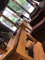 -震轩美容美发连锁店