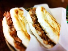 肉夹馍-闫家驴肉老店(华电一校店)