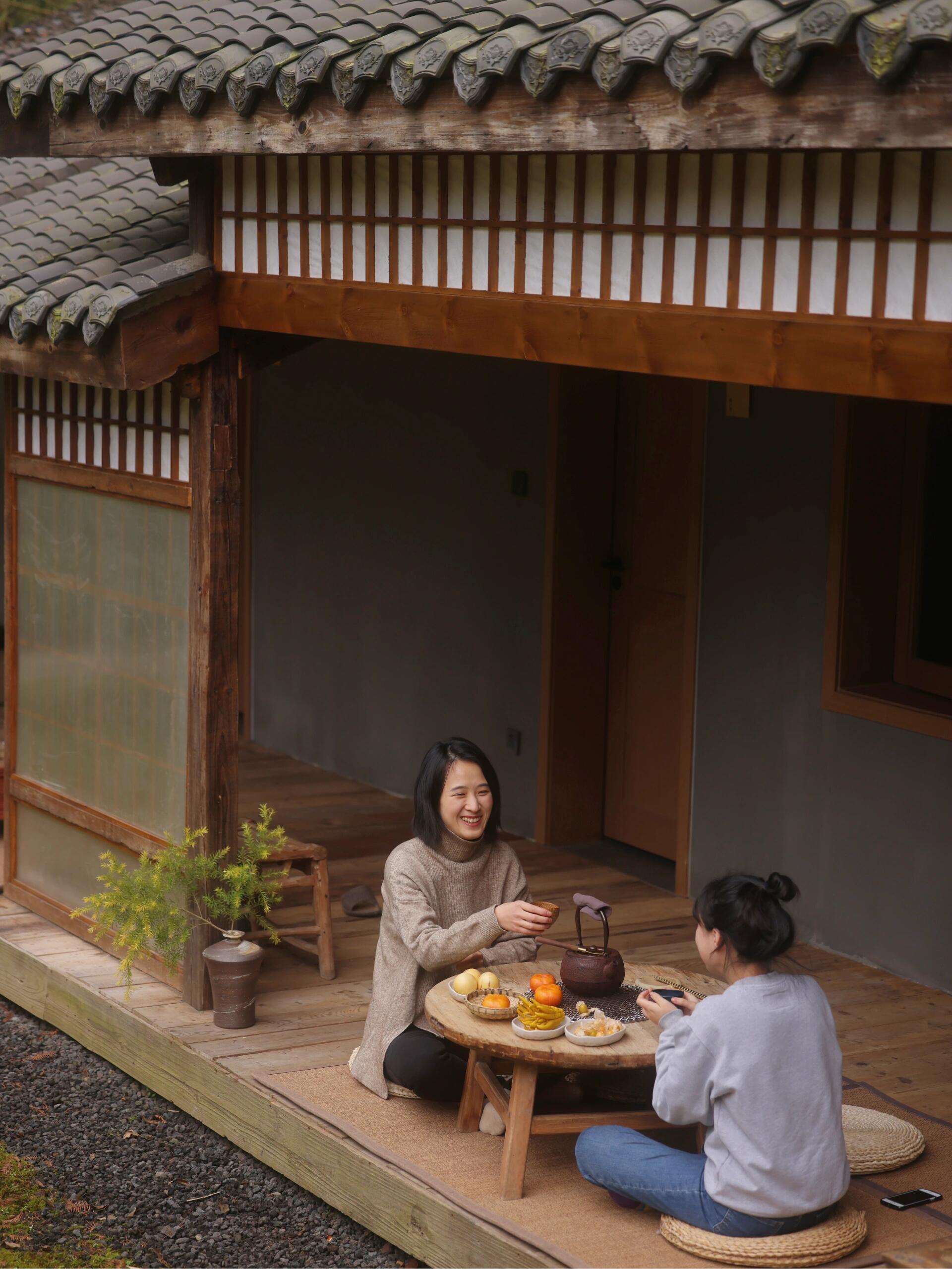 森林民宿日剧海报图片