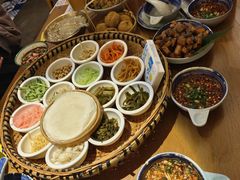 -包整·丝娃娃(一览甲秀楼风景店)