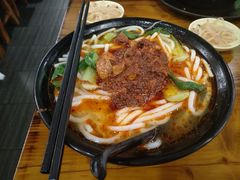 -丽虹云南过桥米线(兴工街店)
