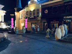 -布尔津河堤夜市