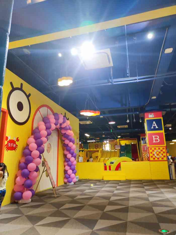 宝燕乐园(大宁店)-"宝燕大宁店,在宝燕商城的2楼,乐园服务台.