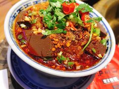 -沪小二炭火蛙锅(淮海中路美食不夜城店)