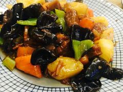 油梭子炒韭菜-老村长农家院